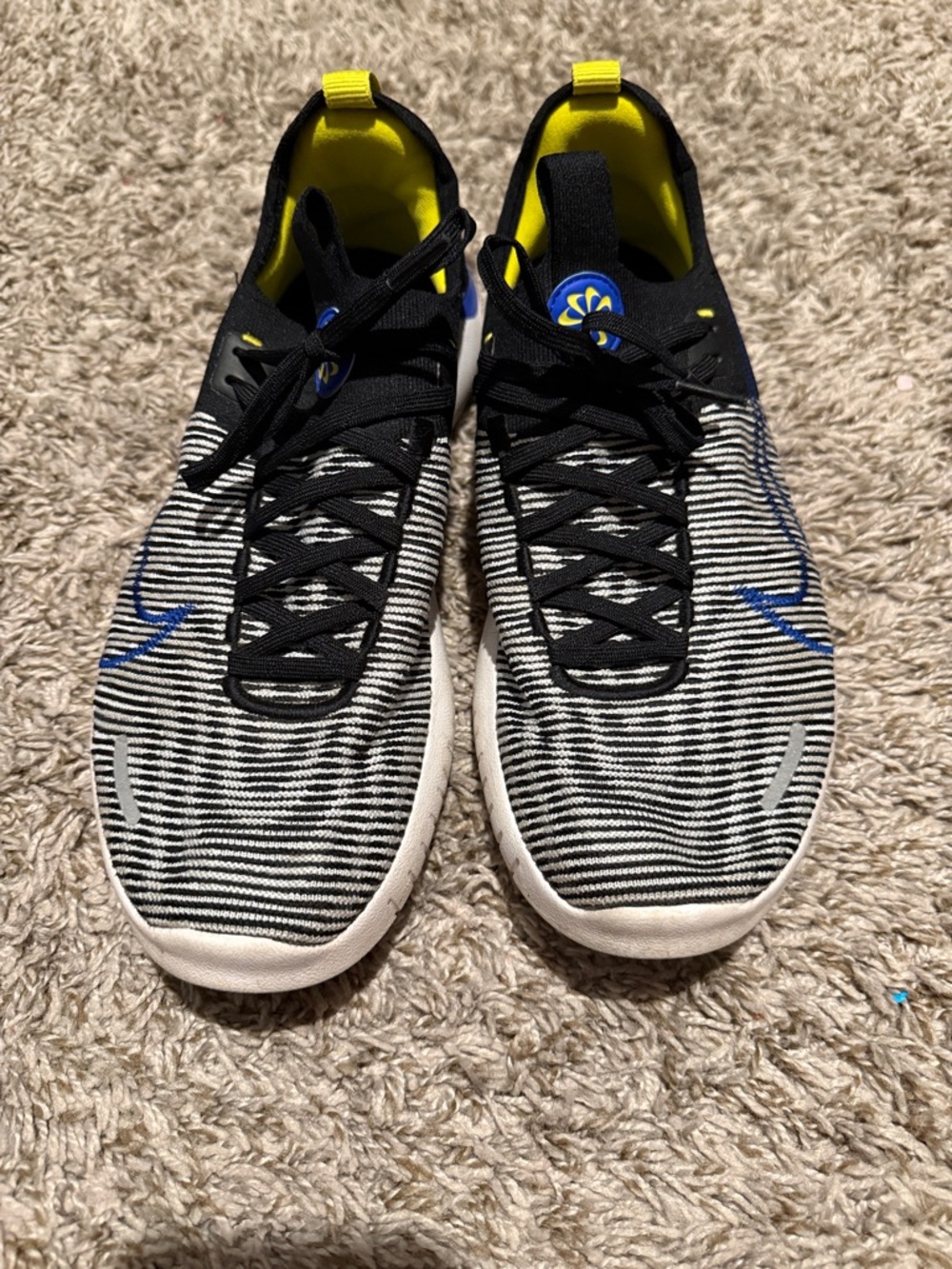 Nike Flyknit Free Running - Picture 3 of 5